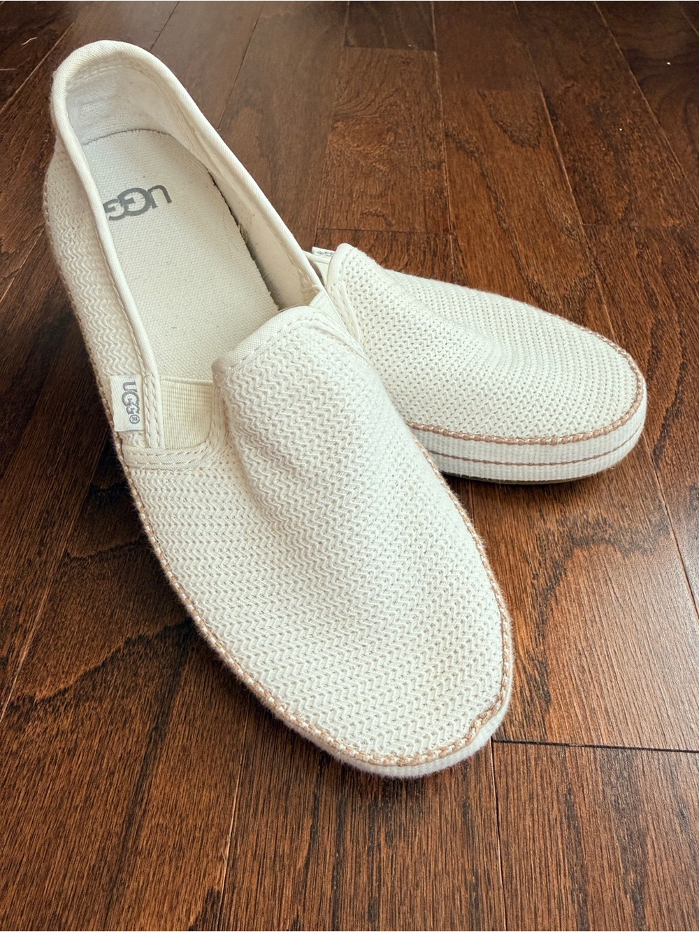 UGG Bren Woman’s Cream Knit Slip-On Loafers US size 7